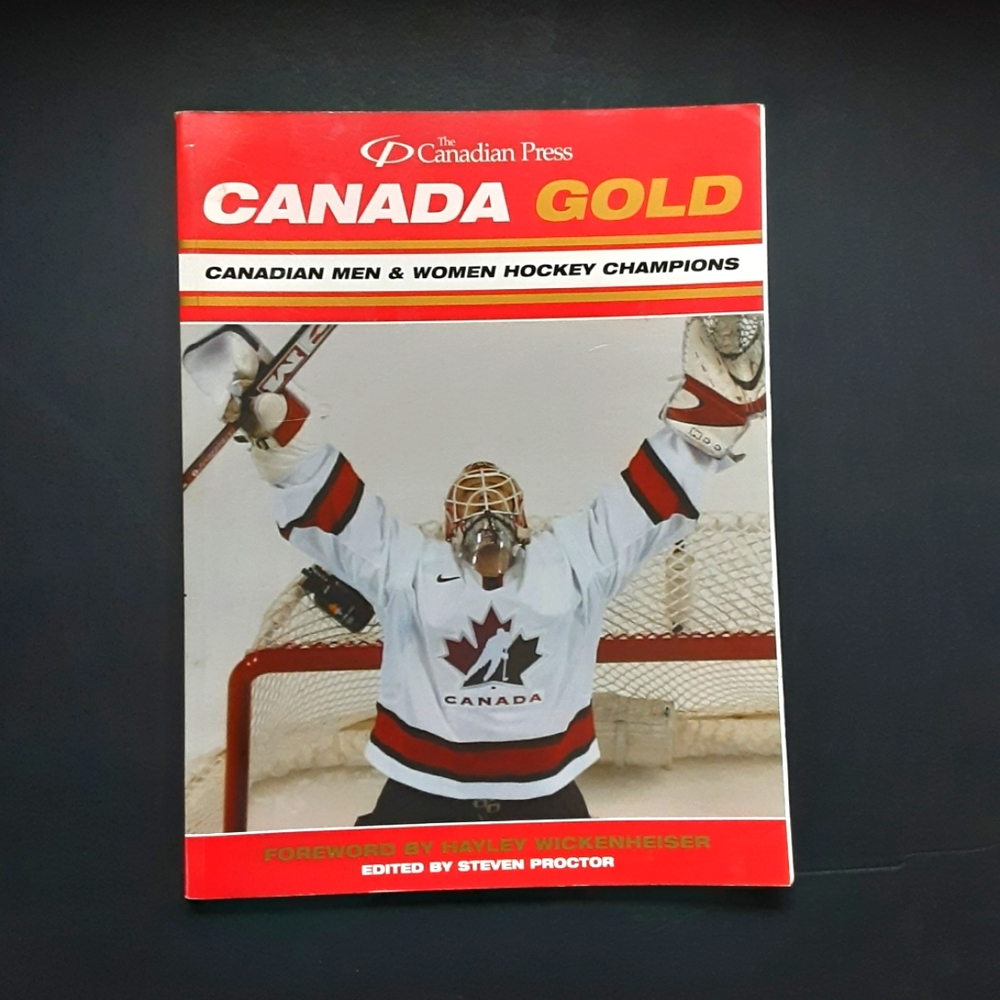 Canada Gold Canadian Men & Women Hockey Champions Used Book 2002 Vintage